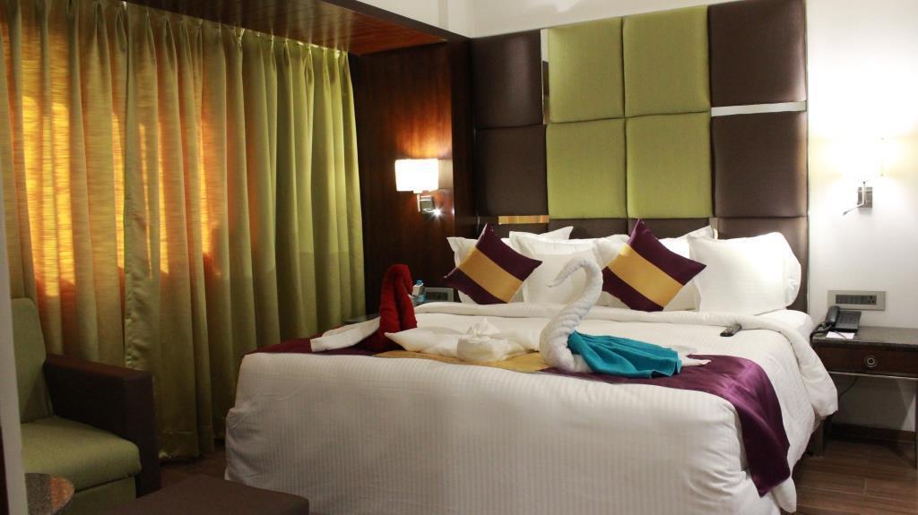 Hotel Ajantha Evergreen Vijayawāda Dış mekan fotoğraf