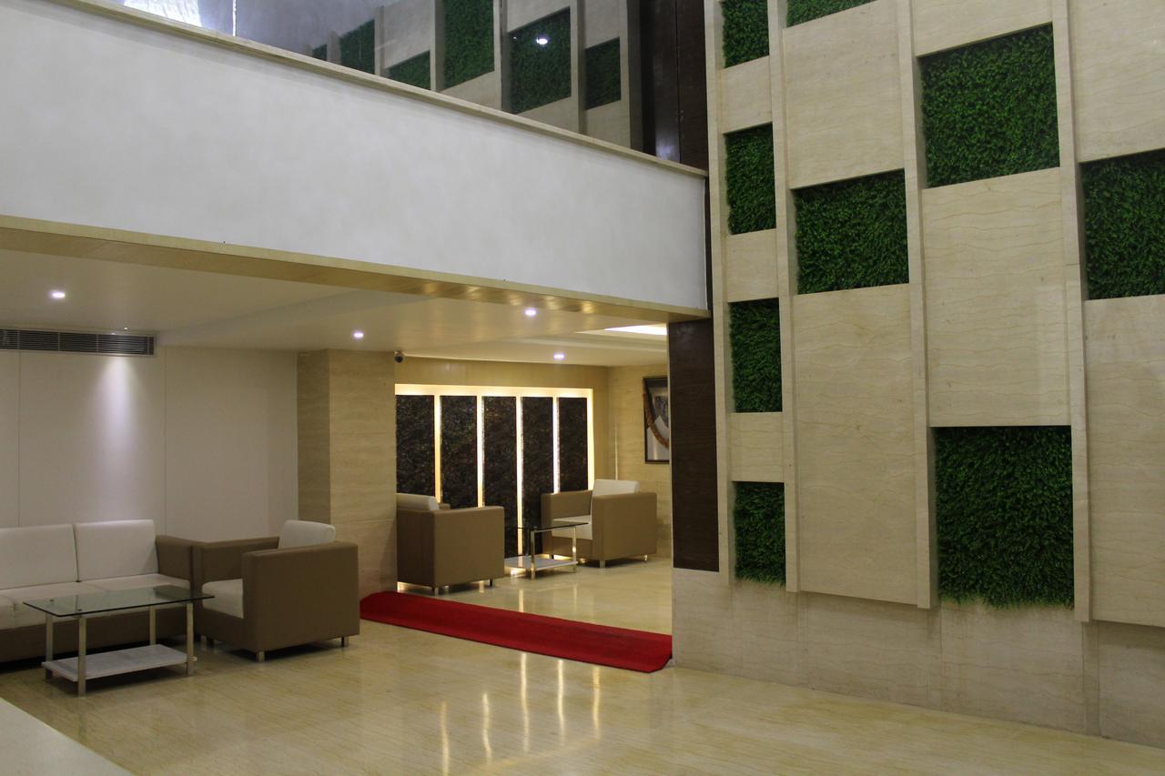 Hotel Ajantha Evergreen Vijayawāda Dış mekan fotoğraf
